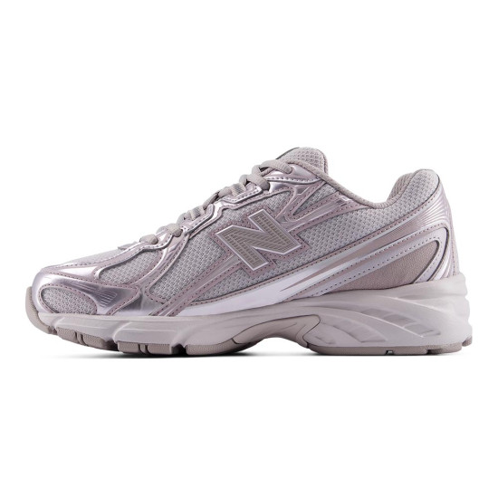 New Balance 740
